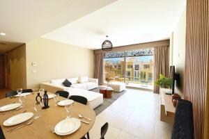 Kép Flawless & Flattering 2 BDR Mangroovy Free Pool & Beach Access szállásáról Gurdakában a galériában