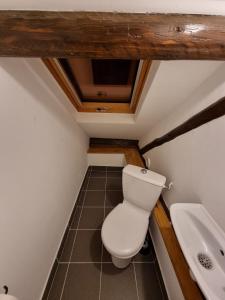 Ένα μπάνιο στο Appartement 4-6 personnes à proximité des stations et grands cols