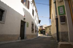 Foto dalla galleria di Apartmaji in sobe Marija Jera Štanjel a Štanjel (San Daniele del Carso)