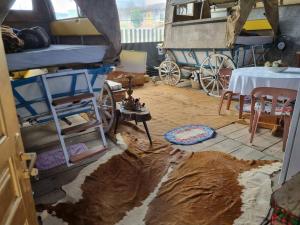 Restaurace v ubytování VELHO OESTE Carruagens, Casa Inteira !!