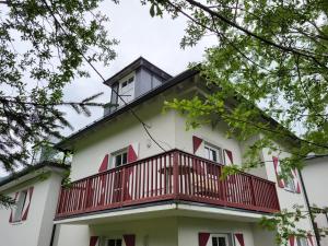 Zgradba, v kateri se nahaja apartma