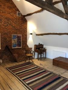 Fotografia z galérie ubytovania Chez Madeleine, maison de charme à Montreuil /mer v destinácii Montreuil-sur-Mer