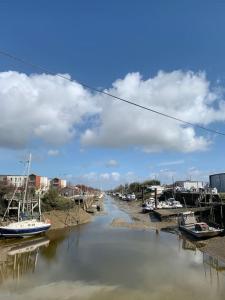 Fotografia z galérie ubytovania À côté du pont v destinácii La Tremblade