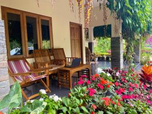Flower Valley Plantation Homestay外面的花园