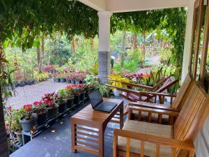 Flower Valley Plantation Homestay外面的花园