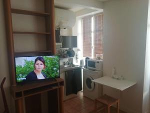 Kuchyňa alebo kuchynka v ubytovaní STUDIO PARIS BASTILLE