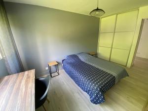 Posteľ alebo postele v izbe v ubytovaní Magnifique appartement à deux pas du centre ville! + 2 fotografie