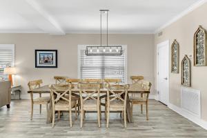 Fotografie z fotogalerie ubytování Inheritance Delayed Beach House Suite B v destinaci Fort Morgan