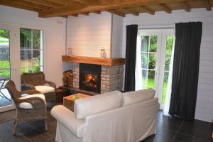 Photo de la galerie de l'établissement Sous le Saule Holiday Home, à Heyd