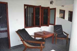 Posezení v ubytování Sunil Garden Guesthouse