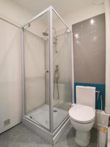 Ванна кімната в Blue Corner Château-Thierry
