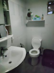 Un baño de Casa en Solymar, 2 dormitorios 9 fotos más