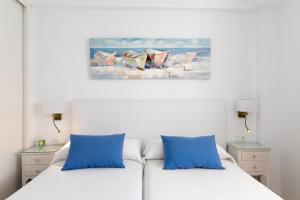 Katil atau katil-katil dalam bilik di Acapulco playa Nerja +28 gambar