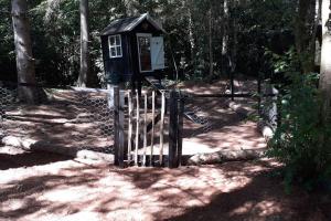 صورة لـ comfortable chalet in a unique location in forest في Essen