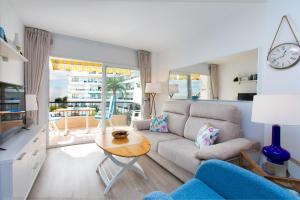 Afbeelding uit fotogalerij van Acapulco playa Nerja in Nerja