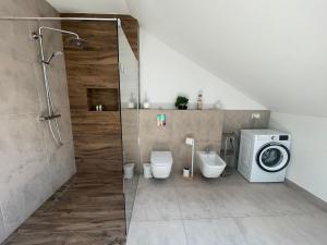 Łazienka w obiekcie Apartament Rynek 13 z parkingiem - Centrum Bochni