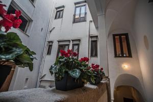 The building in which a vendégházakat is located