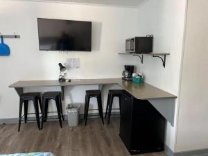 Küche/Küchenzeile in der Unterkunft Swell Motel