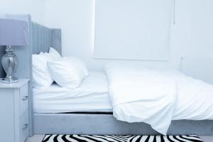 1 Bed Luxury comfortable Apt 객실 침대