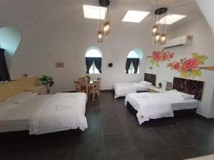 Postel nebo postele na pokoji v ubytování Monkey Mier LOT 2028