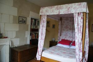 Een bed of bedden in een kamer bij Chambres d'Hôtes Villa Gael