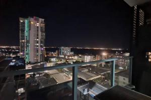 ระเบียงหรือลานระเบียงของ Pandanas Apt 3 (Darwin CBD, Harbour views)