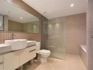 A bathroom at High Above, Pandanas Darwin 21st floor with views