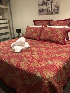 A bed or beds in a room at High Above, Pandanas Darwin 21st floor with views