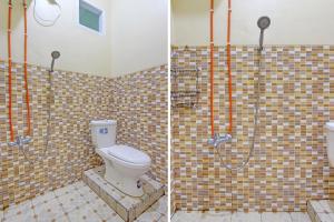 2 fotos de un baño con aseo y ducha en SPOT ON 92012 Homestay Grand Mahkota Permai Syariah, en Cilacap