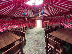 Restoran atau tempat makan lain di Yurt Camp "Sary-Bulun" at Song-Kul Lake, Naryn