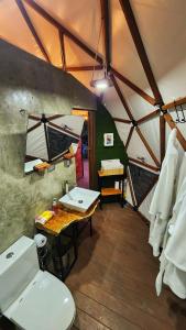 Koupelna v ubytování Oasis Glamping Tena Cun Vía La Mesa Anapoima