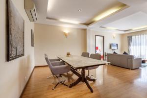 Shaligram Hotel & Spa的休息区