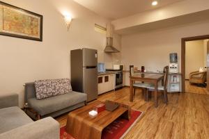 Shaligram Hotel & Spa的休息区