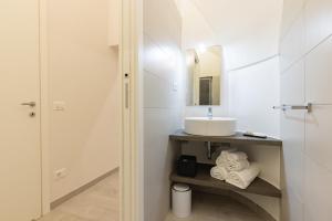 A bathroom at La Torre 31