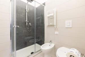A bathroom at La Torre 31