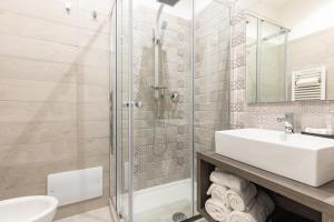 A bathroom at La Torre 31