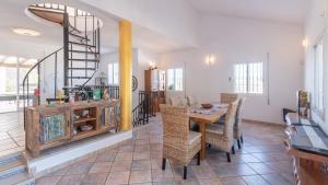 Fotografie z fotogalerie ubytování Villa El Arco Iris de la Montana Sayalonga by Ruralidays v destinaci Sayalonga