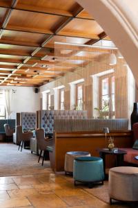 Lounge nebo bar v ubytování Hotel Hirsch