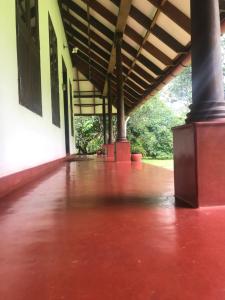 Gambar di galeri bagi Kuruvinakunnel Tharavadu di Kottayam