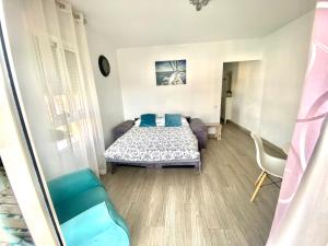 Postel nebo postele na pokoji v ubytování Iris Vistas Benalmadena