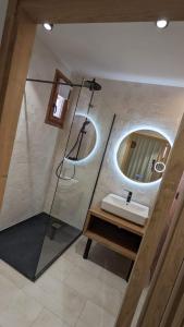 Ett badrum på Intense Boutik-Hôtel