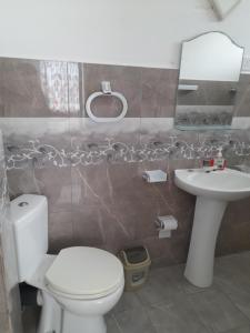 Ένα μπάνιο στο Hotel Remember