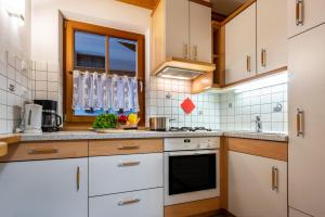 A kitchen or kitchenette at Niederkoflhof Wollbach