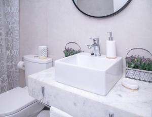 Et badeværelse på Mama mía! a estrenar con pileta. + 18 billeder