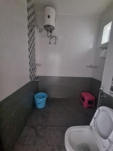 Ένα μπάνιο στο PPH Living KVR Residency