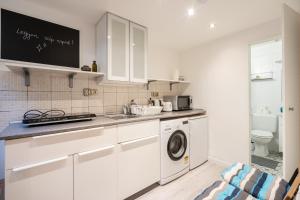 Kuchyňa alebo kuchynka v ubytovaní Innova Vision Apartment