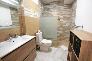 Kúpeľňa v ubytovaní Appartement 80 m2 au centre-ville de Cannes + 4 fotografie