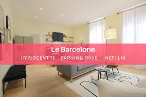 Televízia a/alebo spoločenská miestnosť v ubytovaní expat renting - Le Barcelone - Compans - Parking