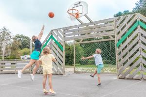 入住Camping Domaine de la Ville Huchet的客人