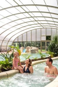 入住Camping Domaine de la Ville Huchet的客人